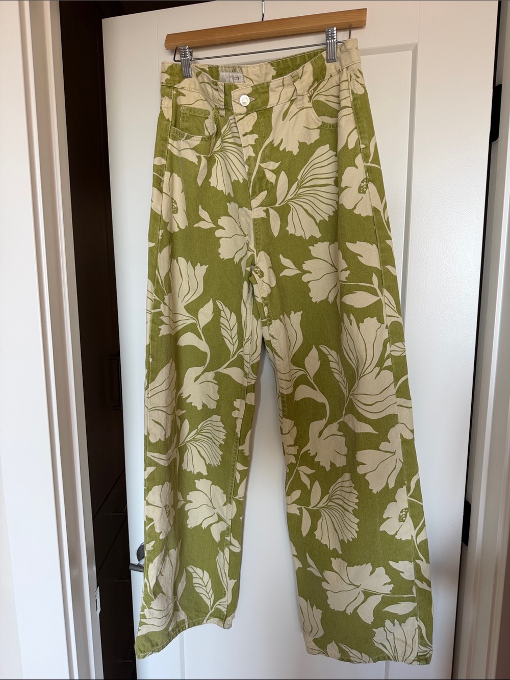 Zara Women's Green Floral Wide-Leg Jeans
